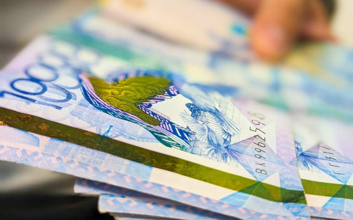 Более 51 млн тенге переплатил учителям бухгалтер в Актобе
