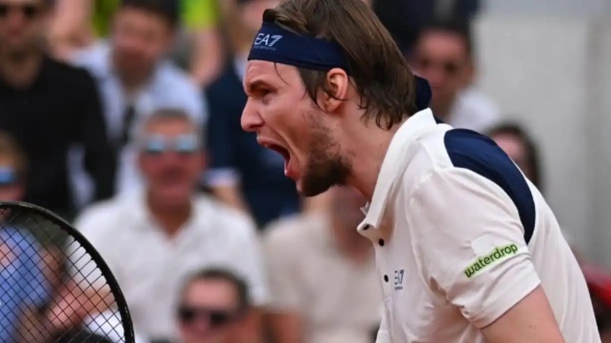 Александр Бублик вышел в полуфинал турнира ATP 250