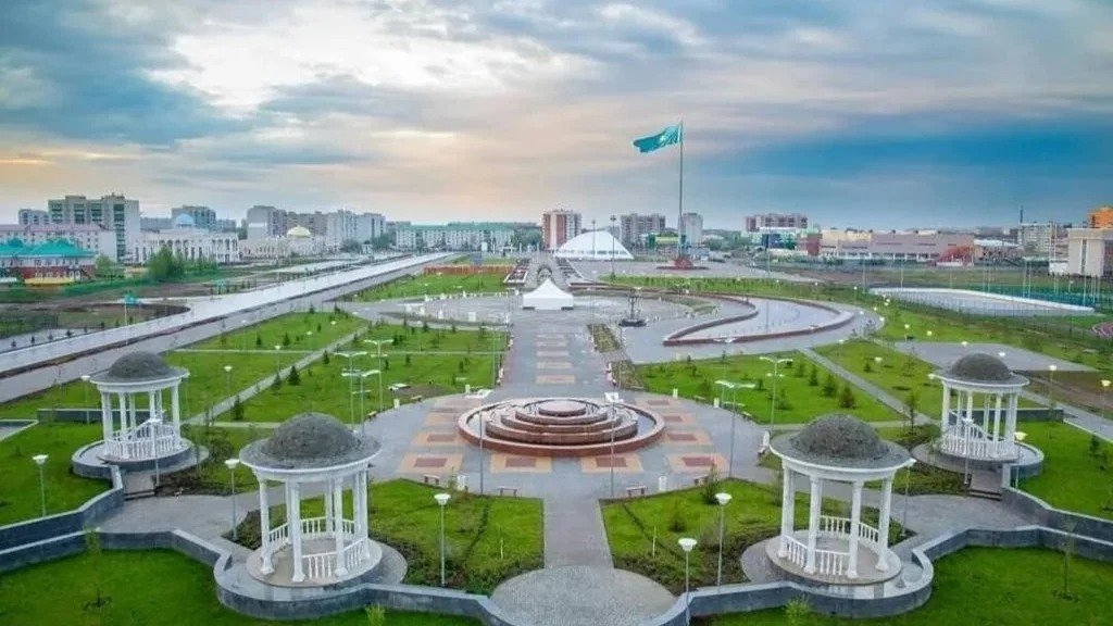 Ухудшение воздуха прогнозируют в двух городах Казахстана