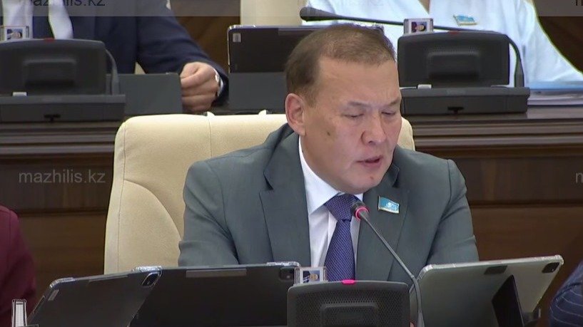 Вместо снижения регуляторного давления перед бизнесом появляются новые барьеры — депутат
