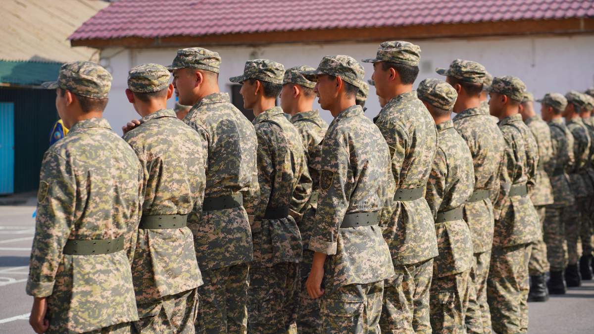 Более 600 павлодарцев отправятся служить в армию