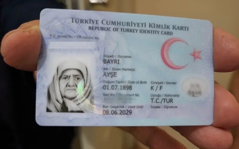В-возрасте-127-лет-ушла-из-жизни-одна-из-старейших-жительниц-Турции