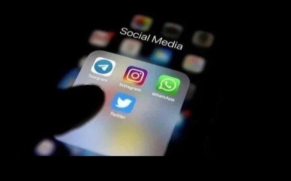 Запретить использование соцсетей для детей до 14 лет предложили в Таджикистане