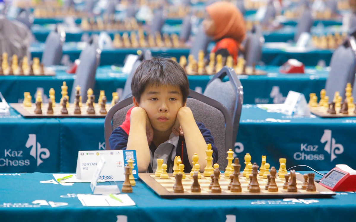 Казахстан выиграл командный зачет на домашнем ЧМ по шахматам среди детей