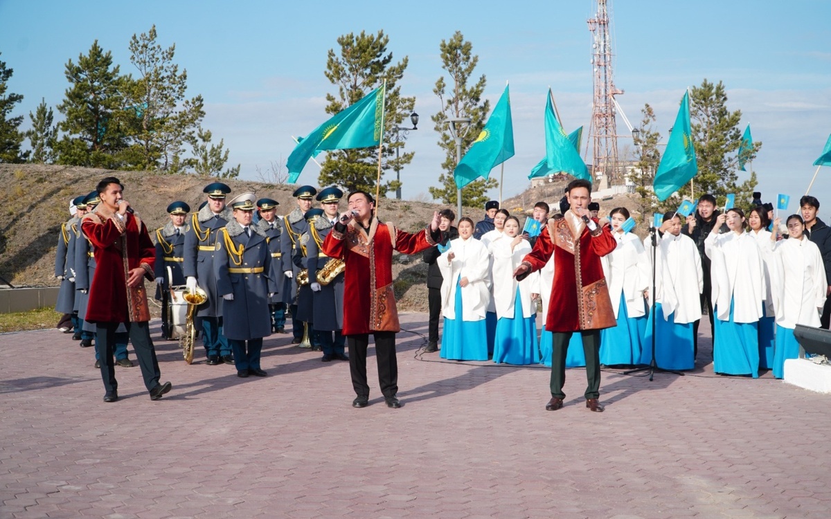 Церемония поднятия Государственного флага прошла в Кокшетау