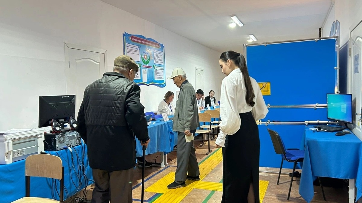 В Актобе проходят выборы депутатов маслихатов разных уровней