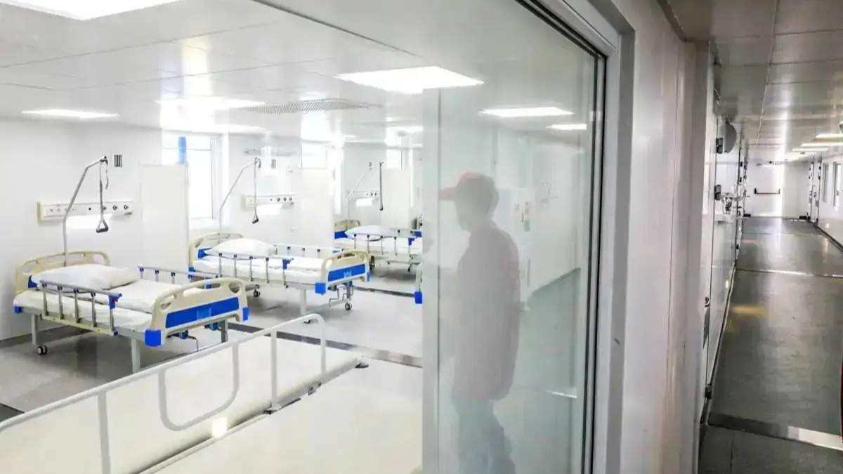 Женщина после обрушения дома находится в реанимации в Туркестанской области