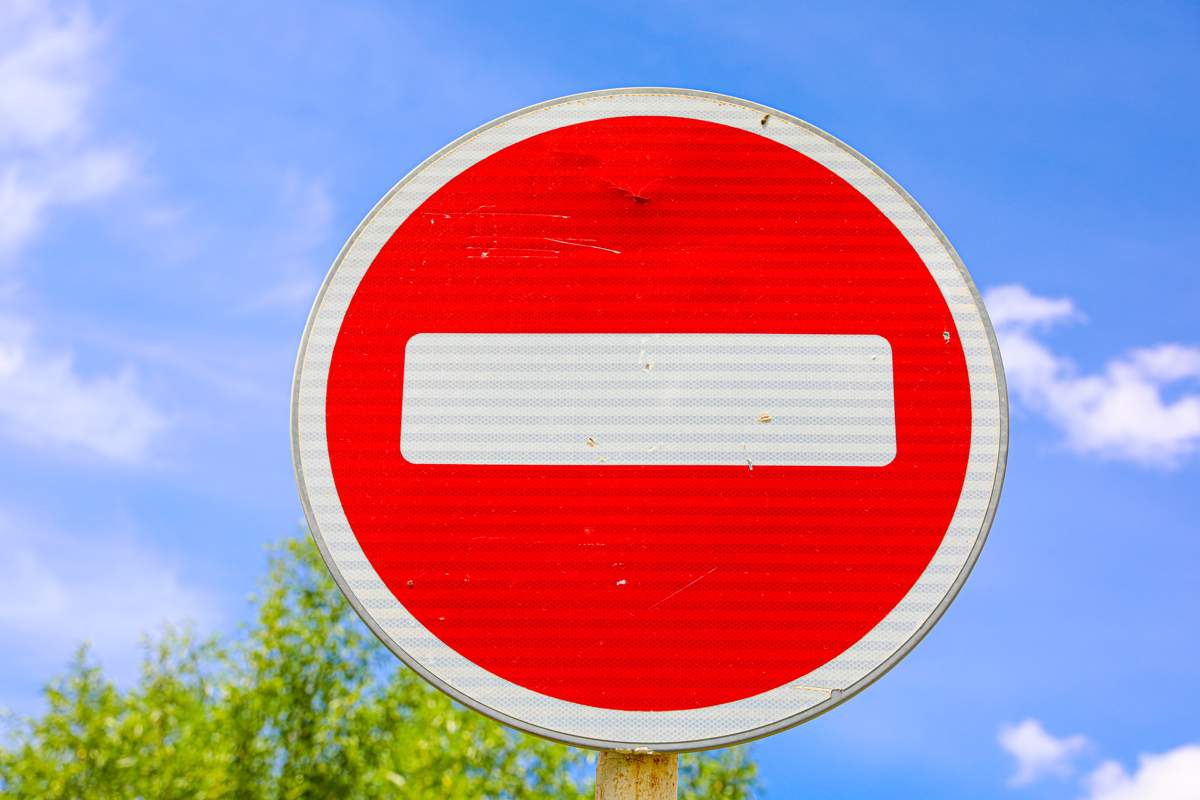 На аварийно-опасных участках в Казахстане установлено 630 тысяч дорожных знаков