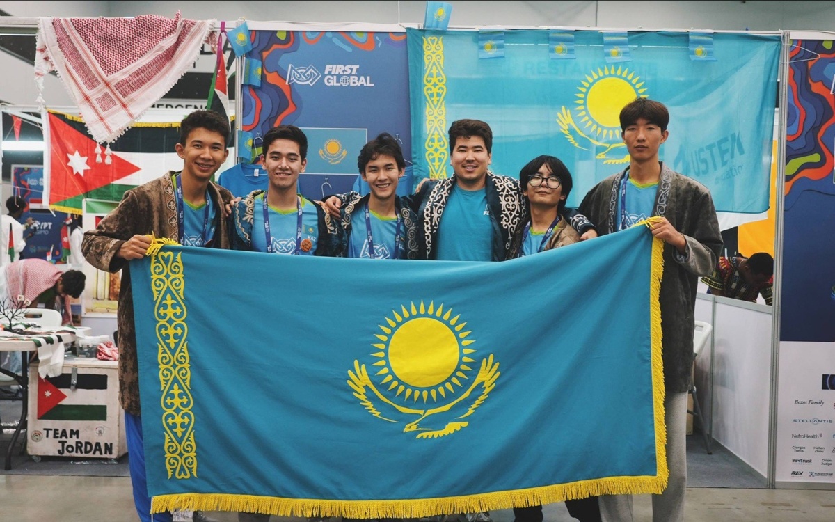 Казахстанские школьники участвуют на мировой олимпиаде по робототехнике