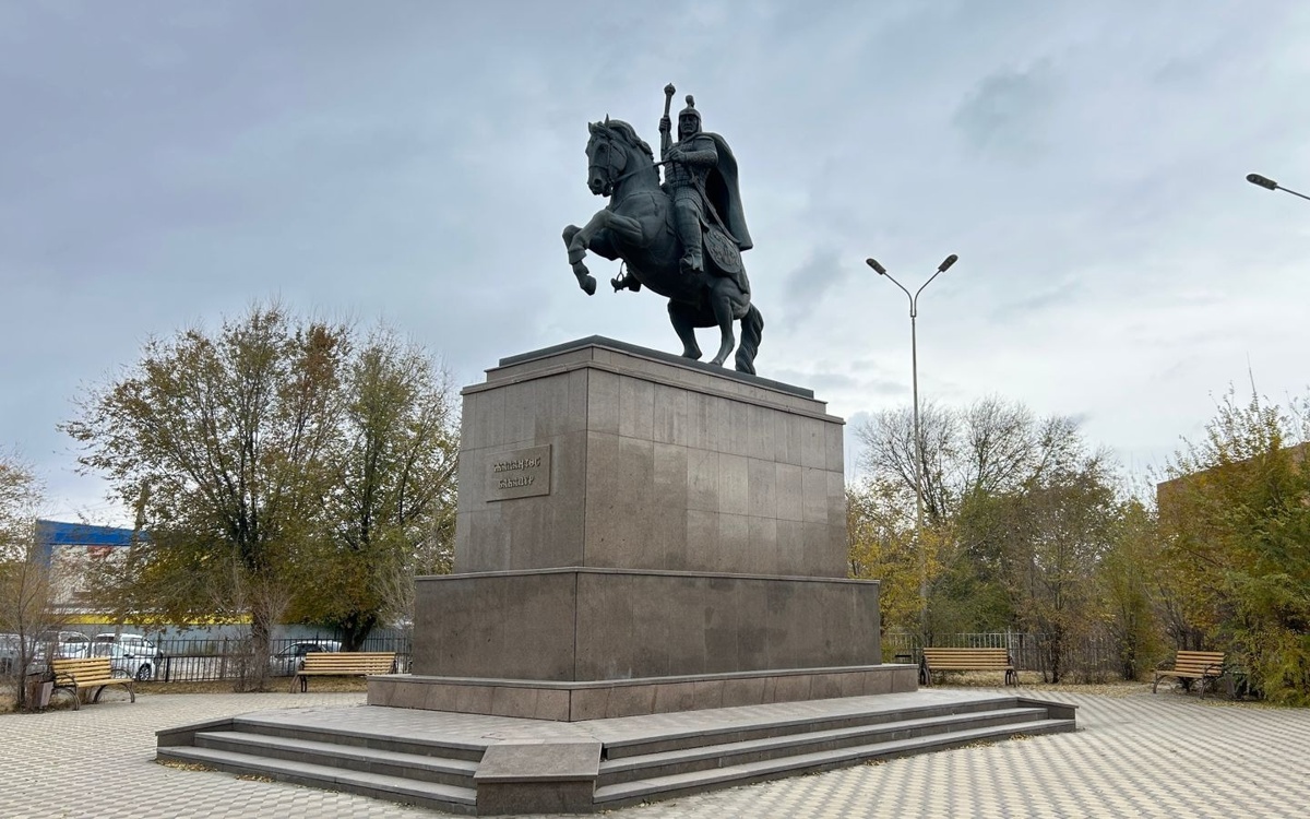 В Актобе провели мониторинг 250 памятников, один из них демонтирован