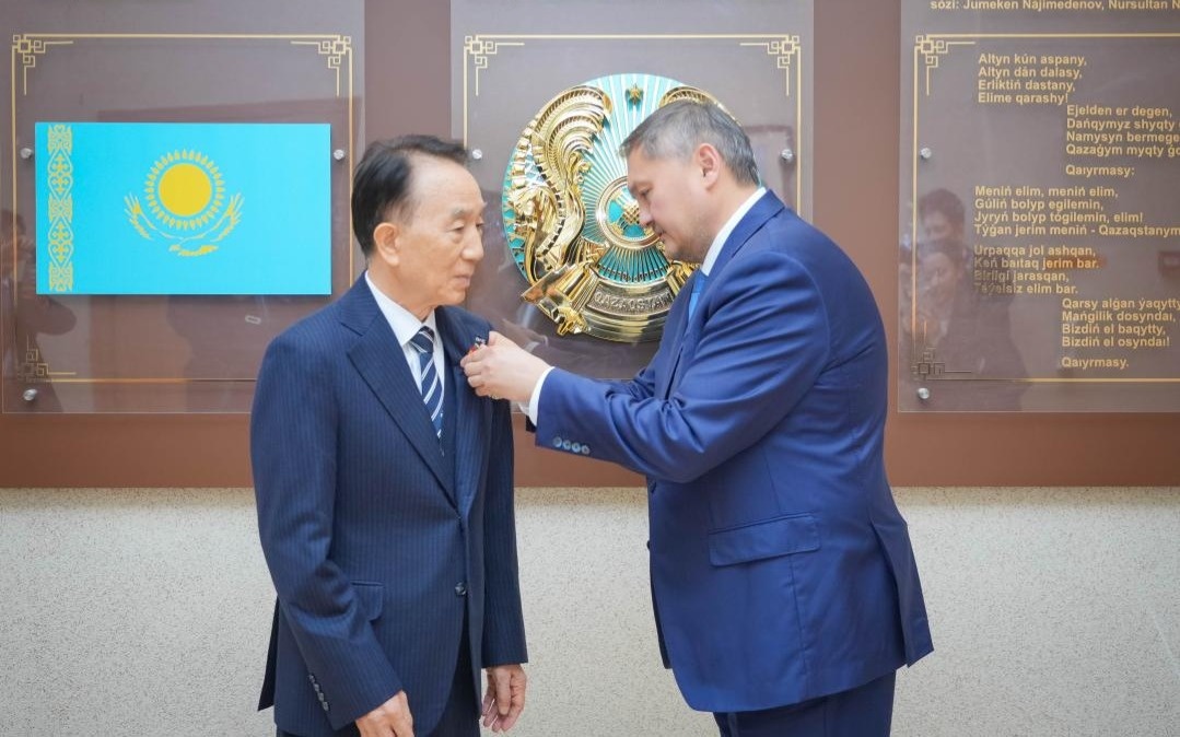 Указом Президента РК Ким Сонг Кёнг награжден орденом «Достык» II степени