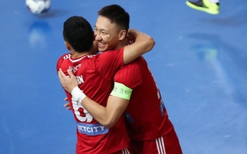 «Кайрат» оформил разгром и вышел в плей-офф Лиги чемпионов