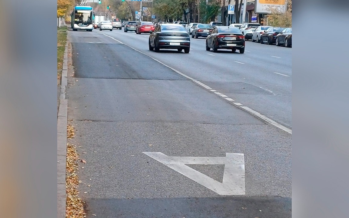 В Алматы три года борются с ямами на BRT и выделенках: есть ли результат