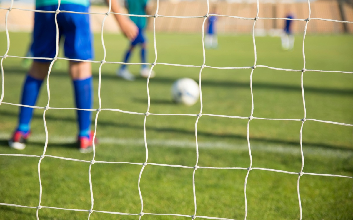 Три казахстанских футбольных клуба станут частными до конца ноября