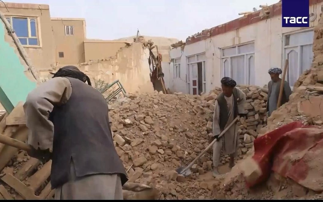 Число жертв землетрясения в Афганистане выросло до 860