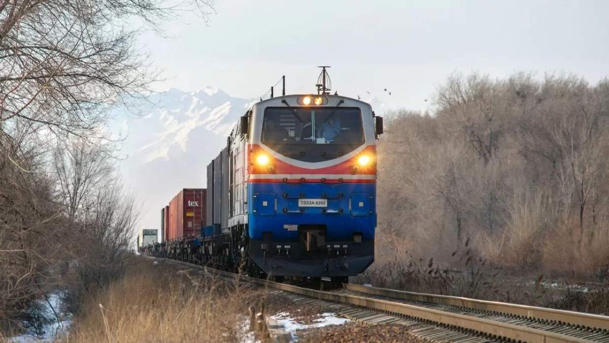 КТЖ и Китай договорились о заезде сменных работников на приграничные станции