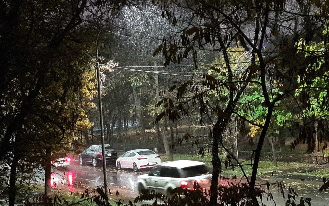 Первый снег пошел в Алматы