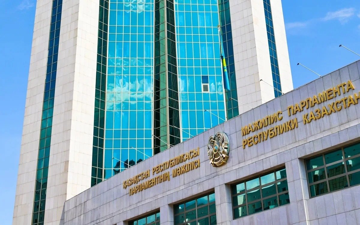 Мажилис рассмотрит в первом чтении законопроект о банках и банковской деятельности