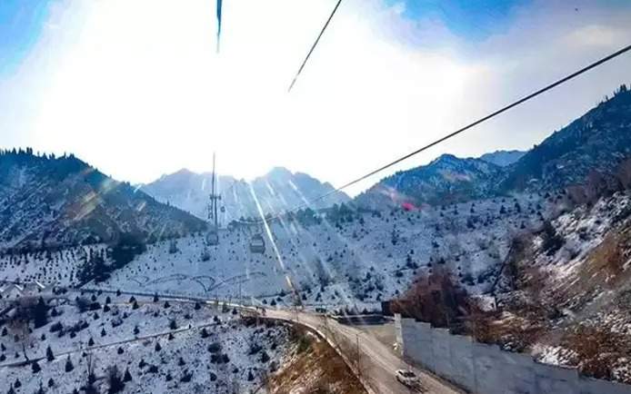 Конституционность ограничений на въезд в Шымбулак проверят в Казахстане