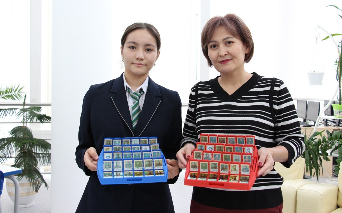 Кызылординская школьница создала настольную игру о Казахском ханстве