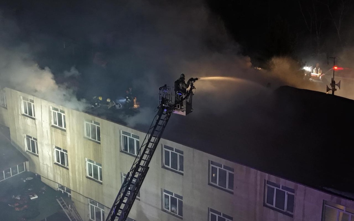 Пожар в детском доме Алматы ликвидирован: эвакуированы 35 детей, пострадавших нет