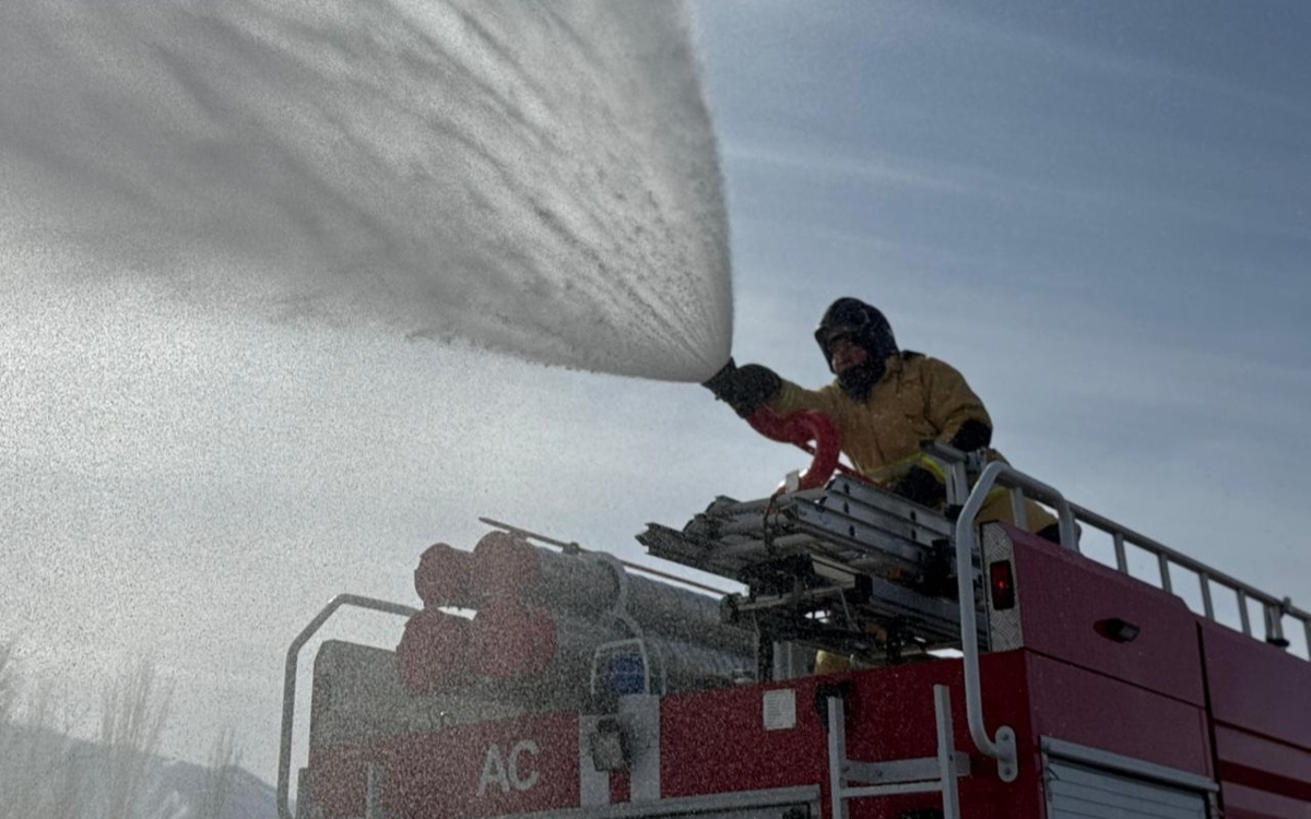 Еще один пожар тушат в Алматы