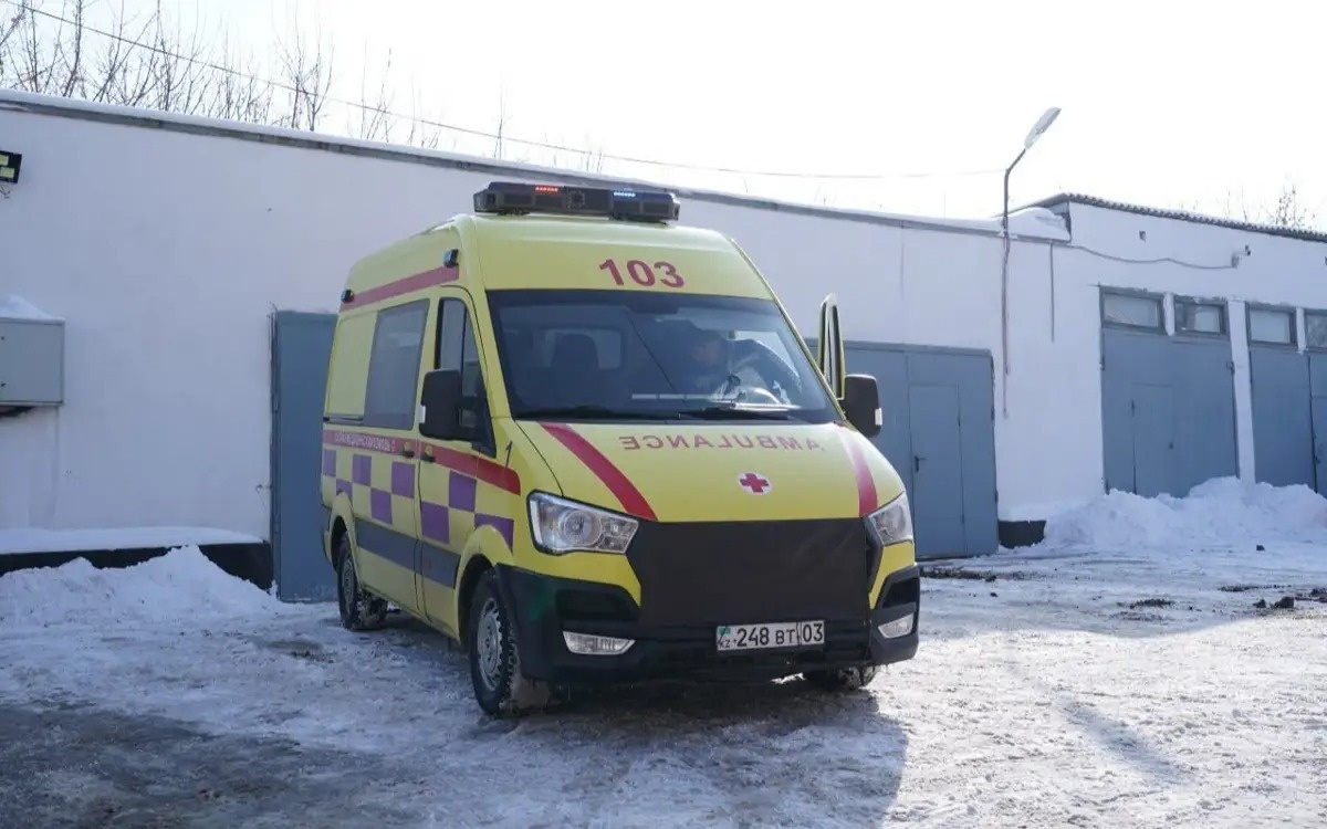 Акмолинские фельдшеры скорой помощи обратились за защитой своих прав к главврачу области