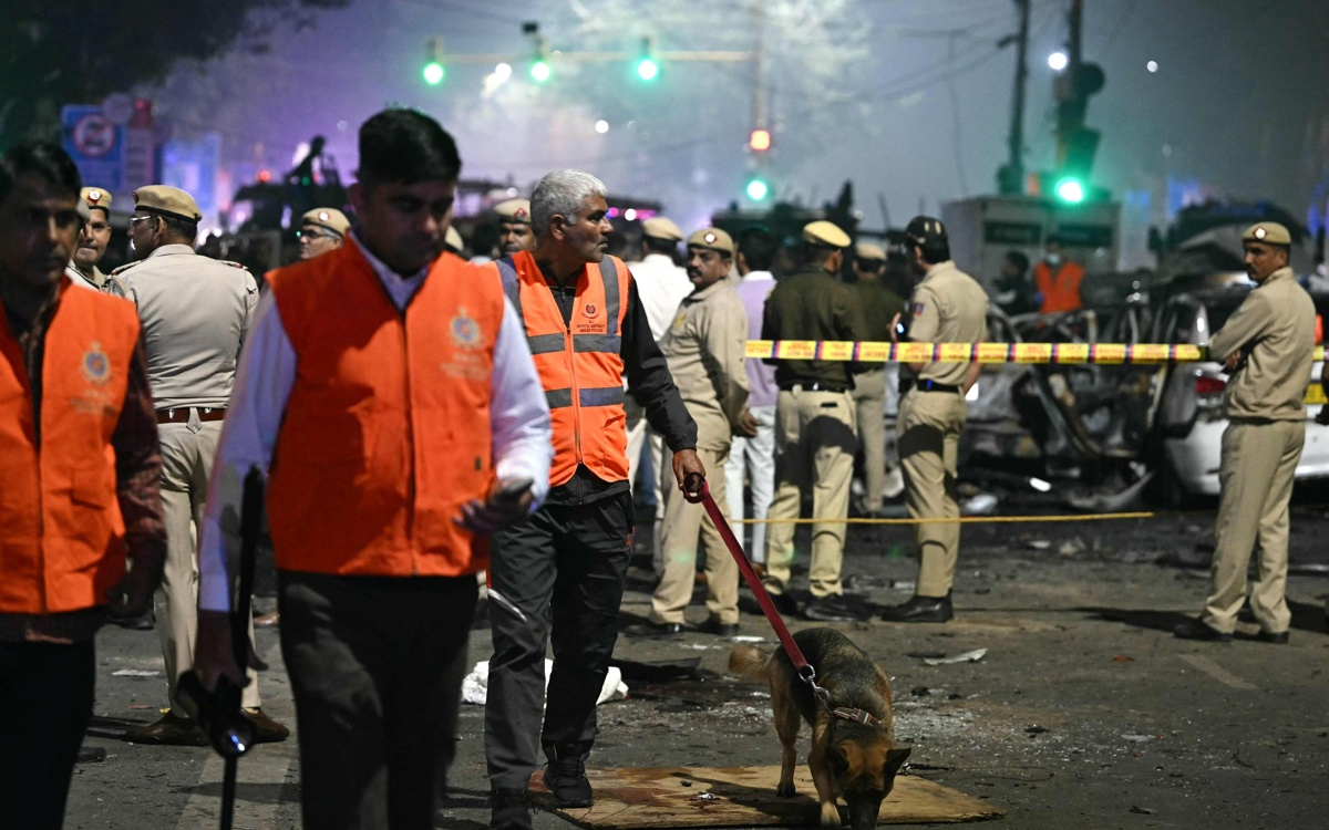 Взрыв произошел в оживленной части Нью-Дели: есть погибшие