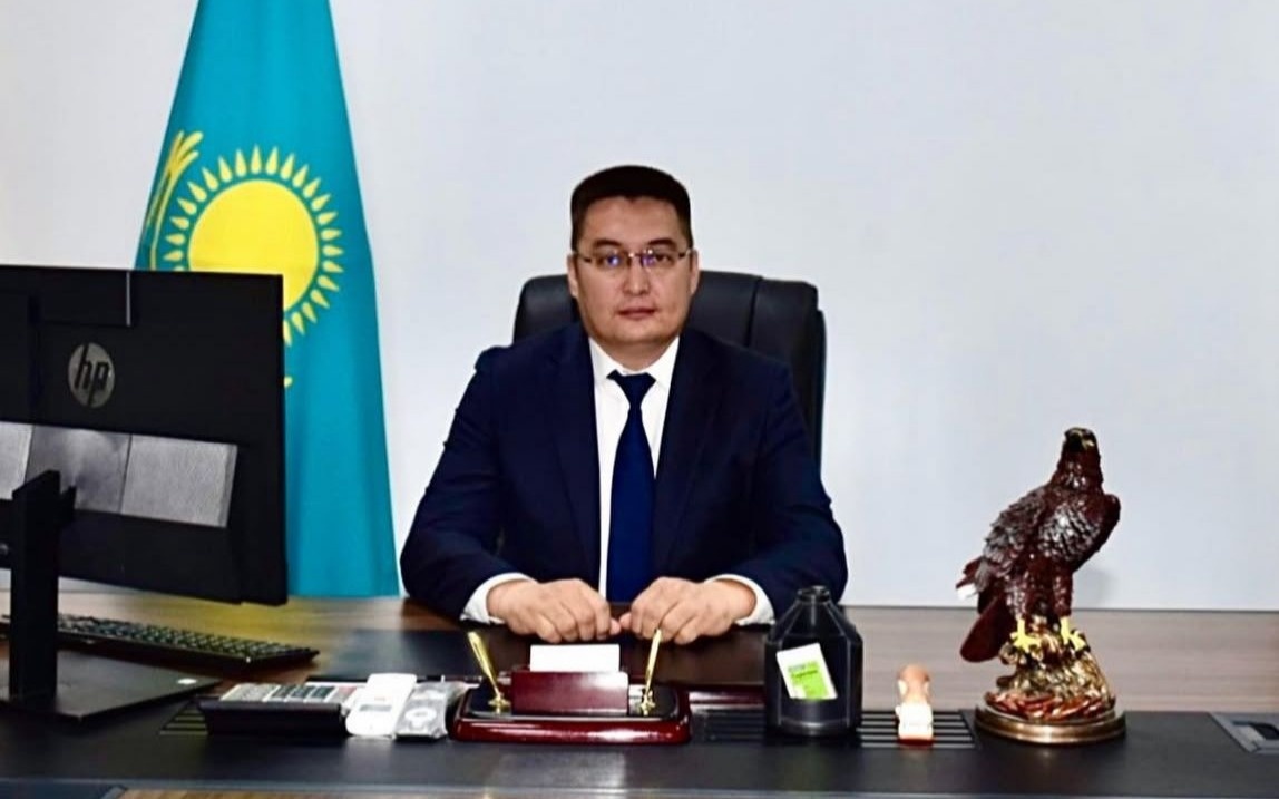 Аким города Хромтау задержан за взятку в Актюбинской области