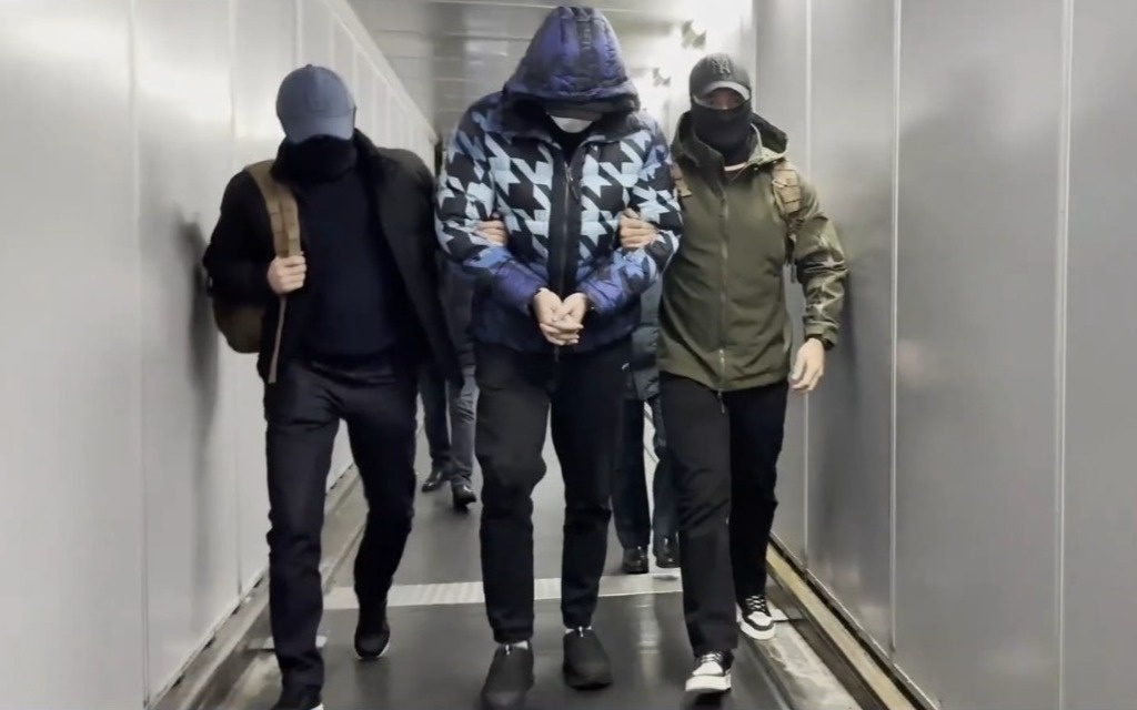 Казахстанец, скрывавшийся 17 лет за убийство, экстрадирован из Литвы