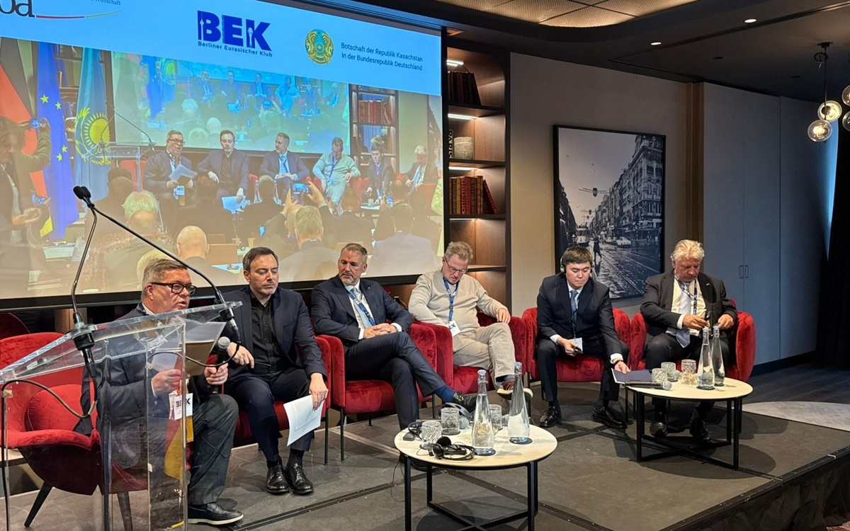 Евродепутат предложил космическое сотрудничество с Казахстаном