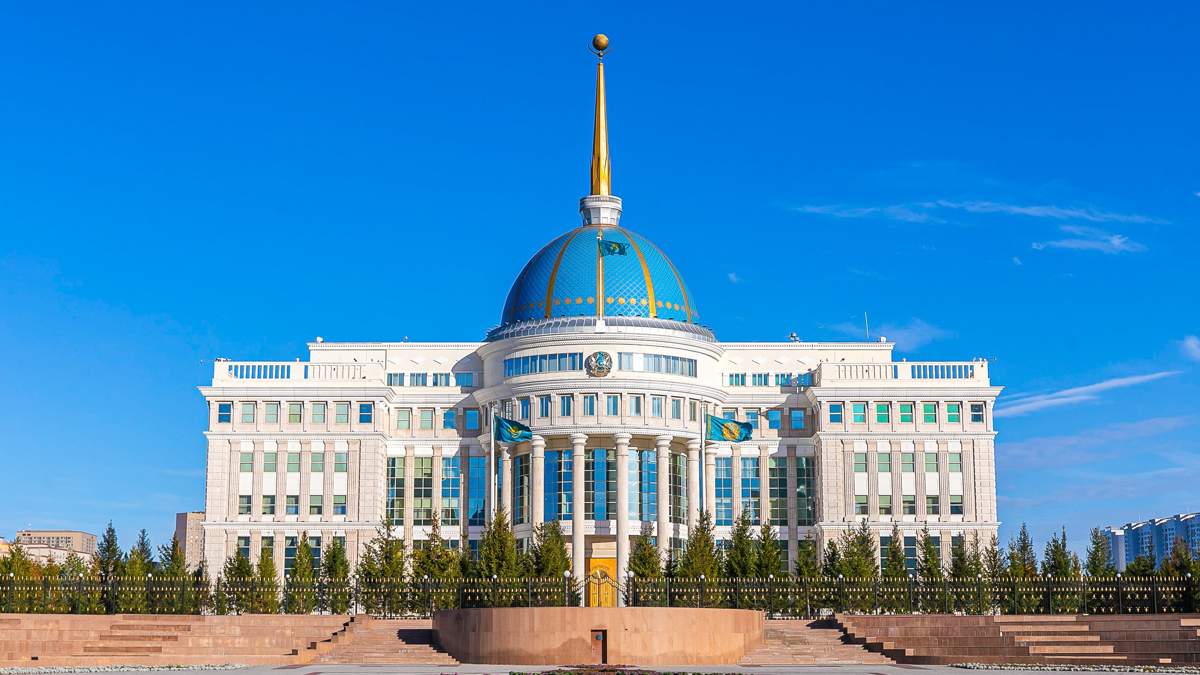 Президент Казахстана направил телеграмму соболезнования семье поэтессы Куляш Ахметовой