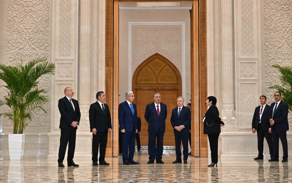 Главы государств Центральной Азии и Азербайджана посетили Центр исламской цивилизации