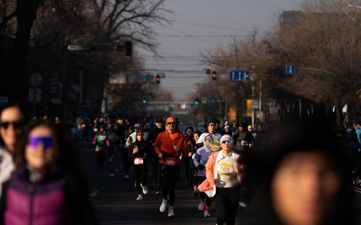 2500 участников из 20 стран: в Алматы состоялся финальный забег сезона — City Run