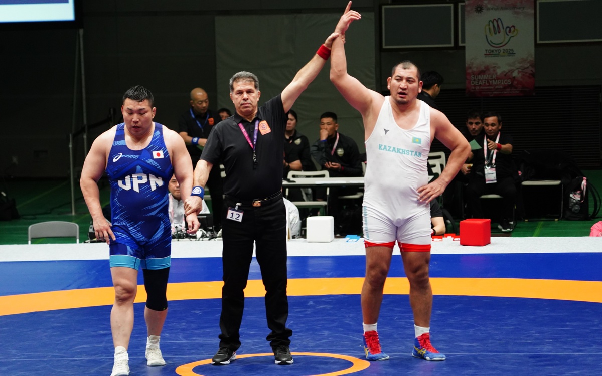 Сурдлимпиада 2025: Казахстанские спортсмены вышли в финал по греко-римской борьбе