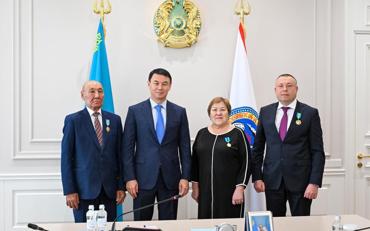 Работников агропромышленного комплекса наградили госнаградами в Алматы