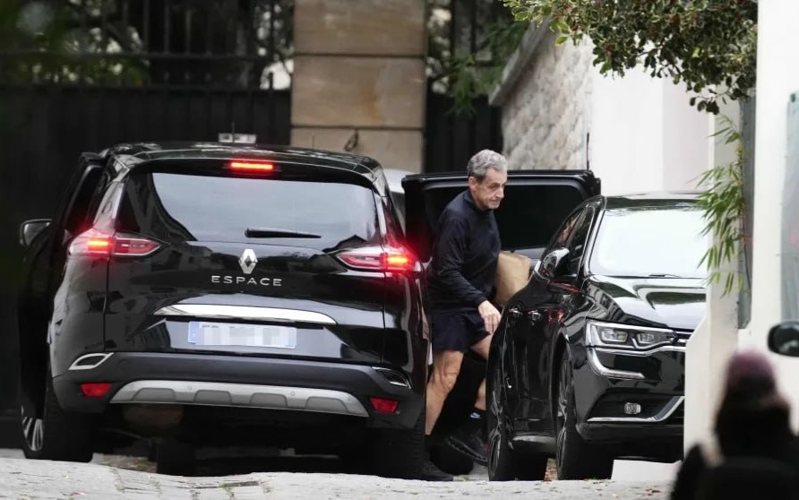 Дневник заключенного: Николя Саркози написал книгу о том, как он 20 дней сидел в тюрьме