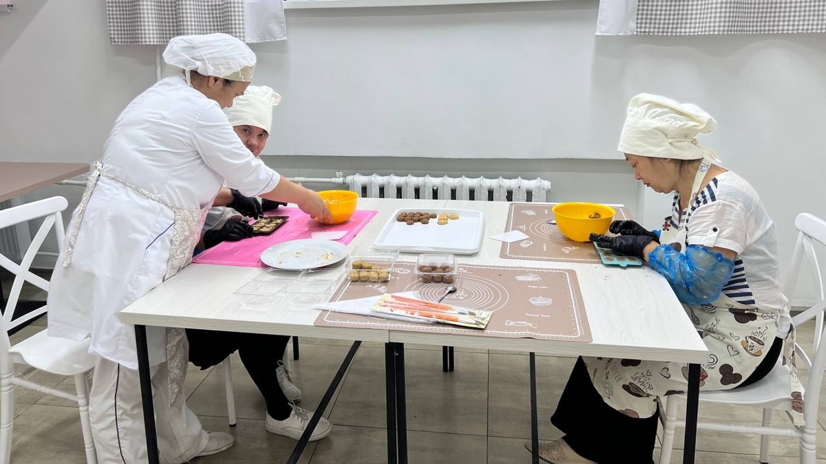 Инклюзивное арт-кафе в Караганде: место, где есть работа всем