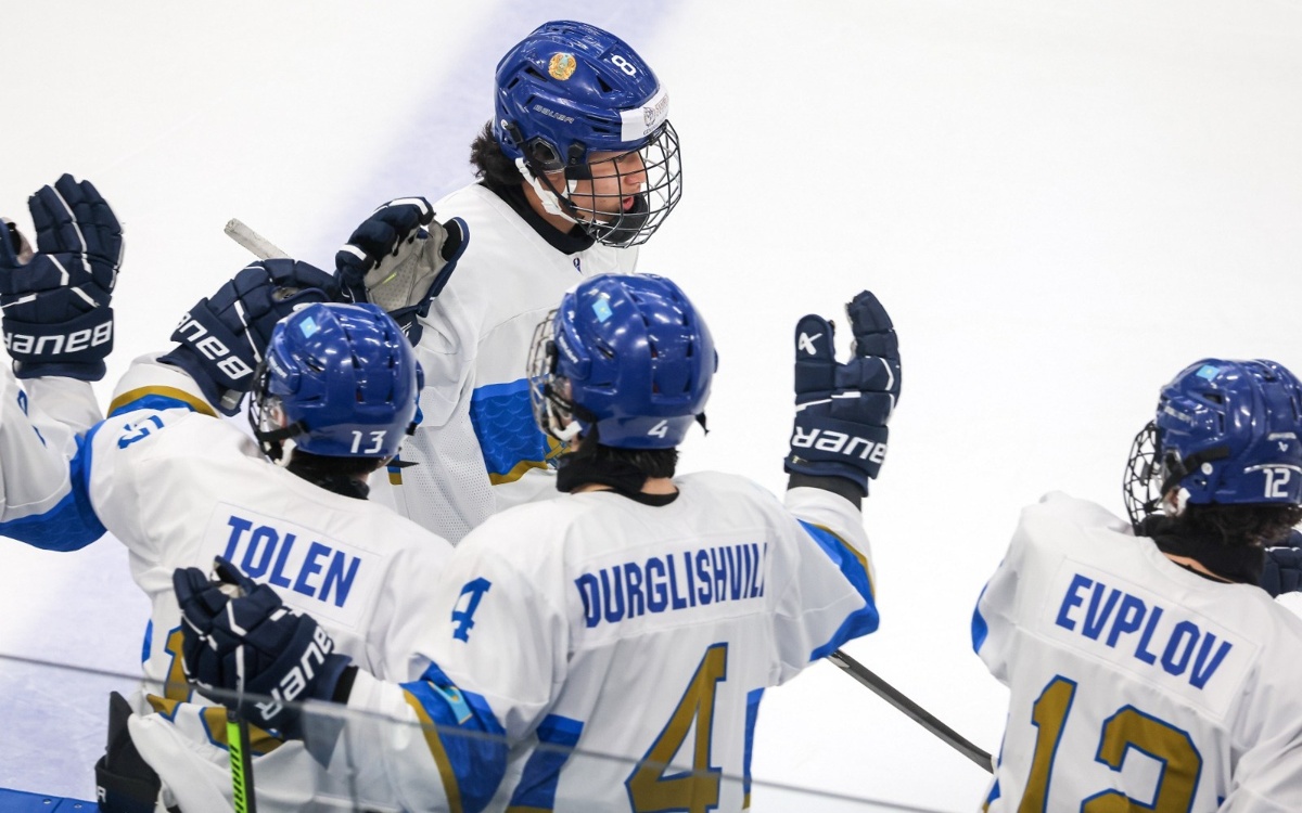 Казахстан стал двукратным чемпионом Азии по хоккею