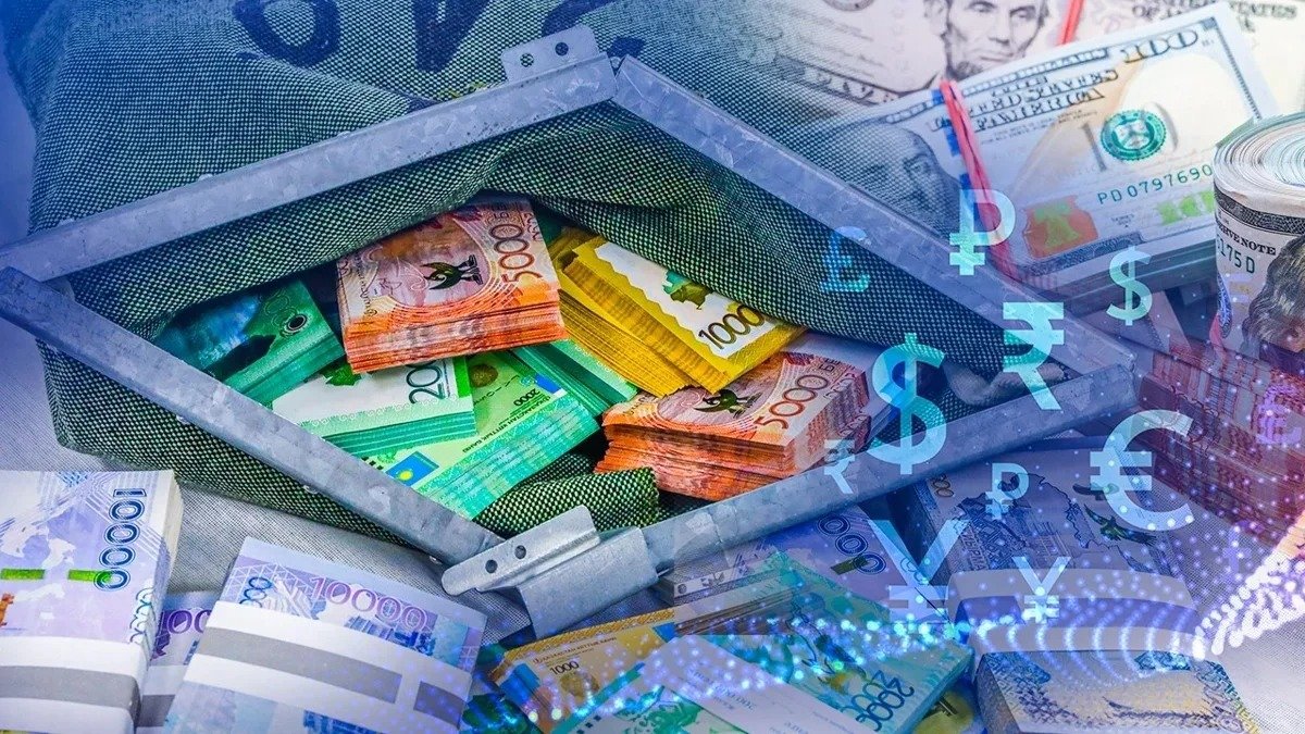 Курс доллара к тенге слегка повысился