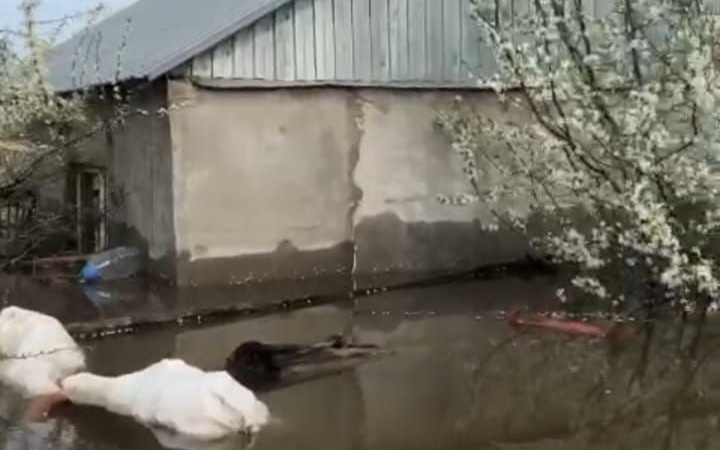 Жительница Уральска: акимат хочет отобрать выданную после паводков квартиру