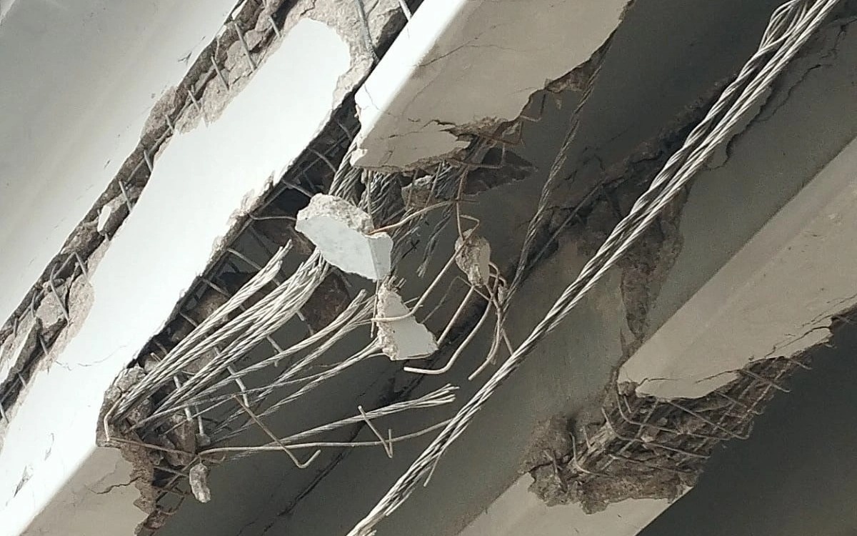 Мост повредили экскаватором на трассе в Павлодарской области