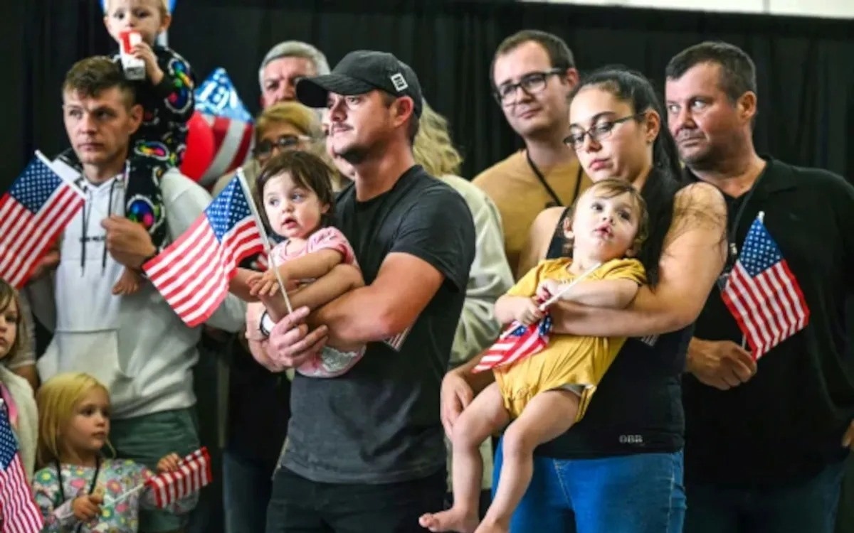 Администрация Трампа пересмотрит статус 200 тысяч беженцев, принятых при Байдене