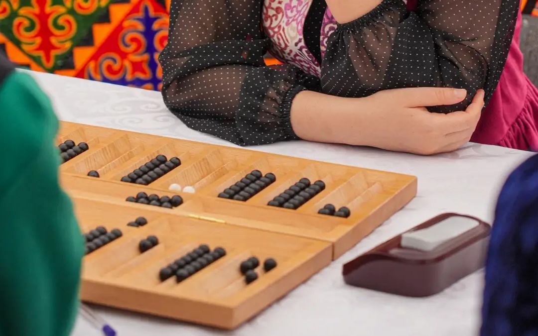 Тогызкумалак становится одной из лучших интеллектуальных игр в мире