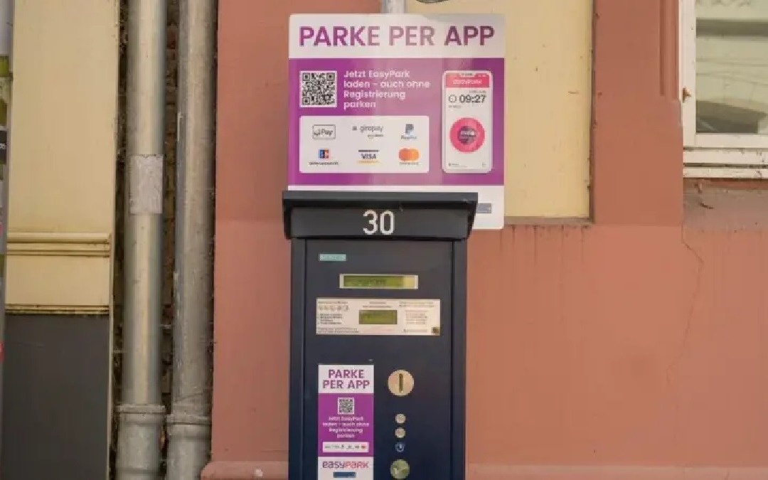 Парковщик в Германии украл миллион евро из паркоматов