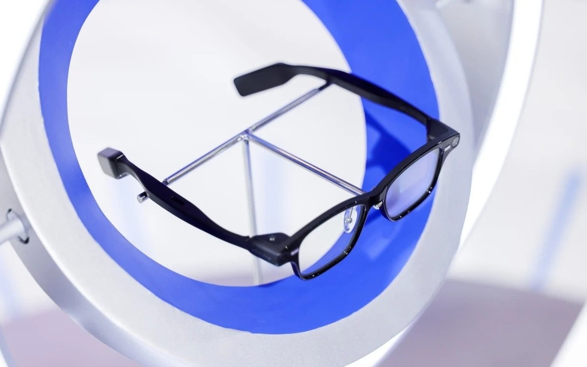 Китайская Alibaba представила новые ИИ-очки для онлайн-покупок