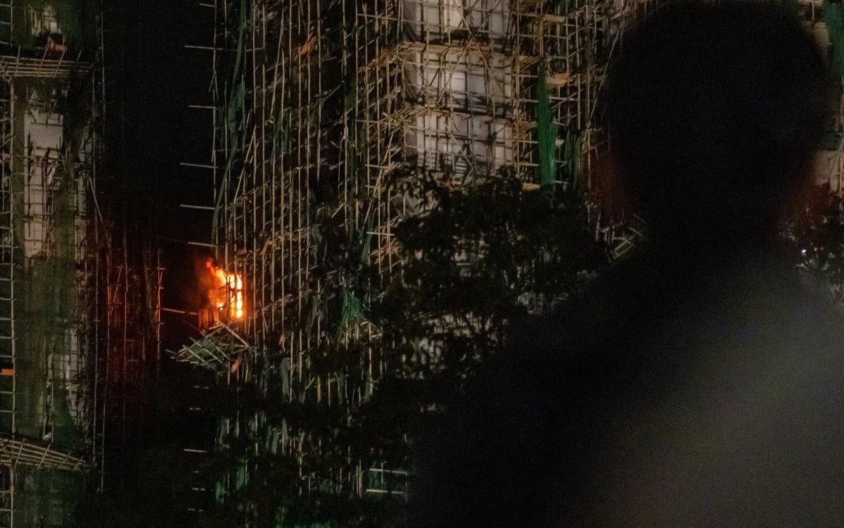 Названа возможная причина сильного пожара в Гонконге