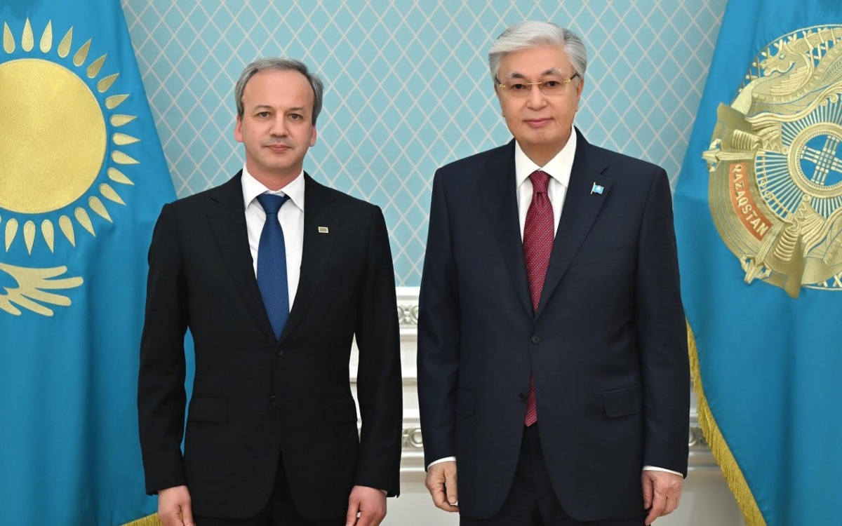 Касым-Жомарт Токаев наградил Президента FIDE орденом «Достық» II степени