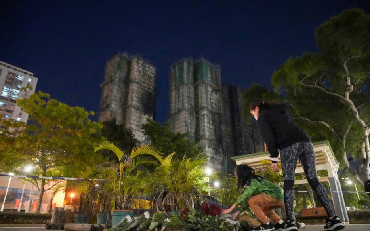 Смертоносный пожар в Гонконге: в городе объявлен трехдневный траур