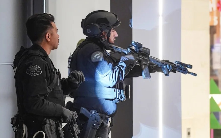 Перестрелка произошла в торговом центре в Кремниевой долине